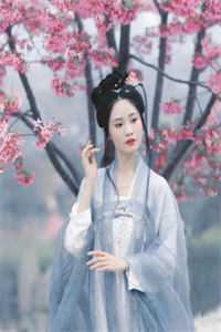 重生后，她和阴鸷大佬共谋天下
