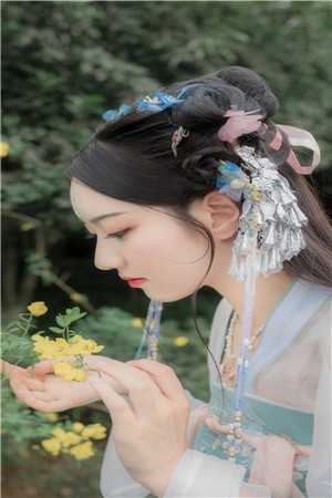 热门小说阅读人在荒岛，开局苦学求生知识(凯瑟琳甘泉)_人在荒岛，开局苦学求生知识凯瑟琳甘泉小说推荐完结