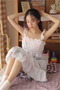 层灰暗雾霾这个人