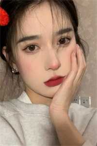 那一排的衣服那排衣服