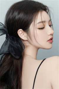 我只有七岁繁重的礼冠