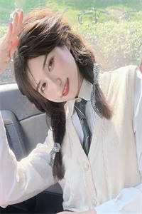 其手修长的手指