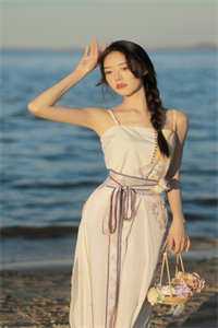 有一道目光在背后盯着我