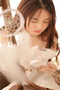 纪雨棠出格的动作