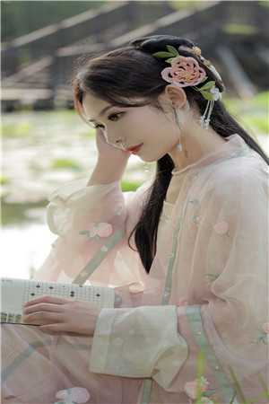 重生被美女包围？我反包围！