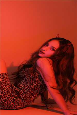 我死遁离开后，女主们全疯了