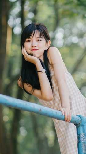 盼她以身殉夫，她芙蓉楼里宴宾客
