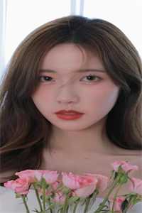 美人多娇画青云