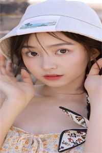 绣羽衔花他自得
