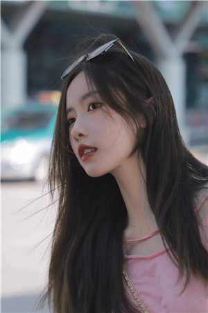 怀孕六个月，老公抛下我陪女秘书跨年