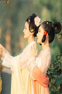 我逃离控制后，两个闺蜜慌了