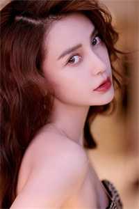 新婚夜老公喂我安眠药