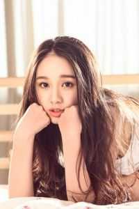 出狱当天，未婚妻忙着陪白月光跨年