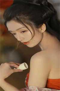 情人节，未婚妻把我给的豪车送给男大