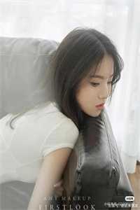 美人多娇画青云