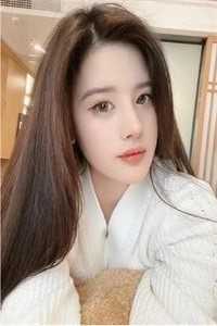 被高冷权贵男主缠上后，女配崩了