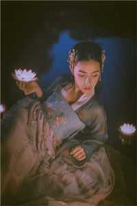 情似繁花渐落