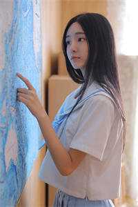 他站在回忆尽头