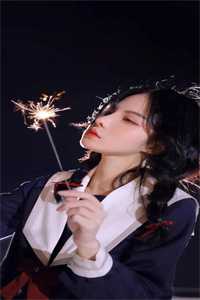 烟火照夜白