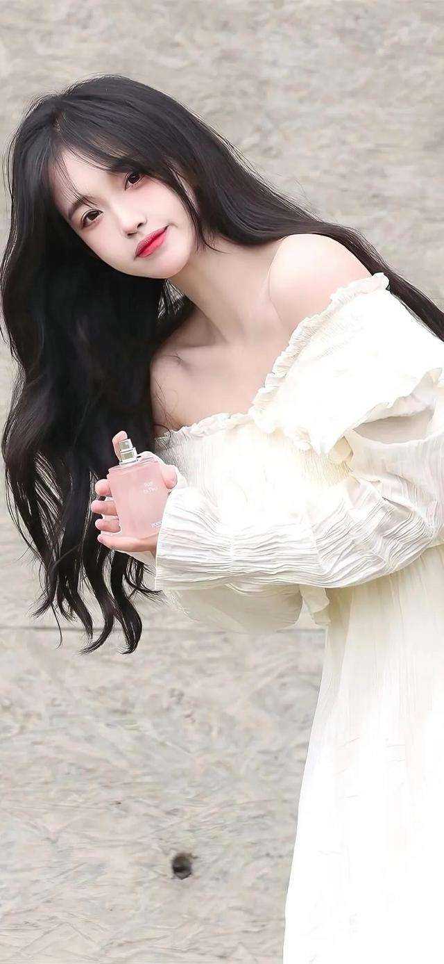 皇帝决定选择穿越女后，皇后娘娘登基了