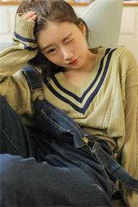 穿越后，我和国民女神成了队友
