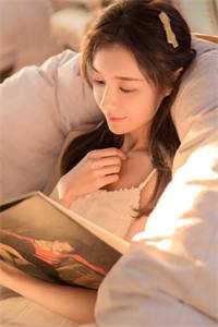 花飞花谢碾入尘