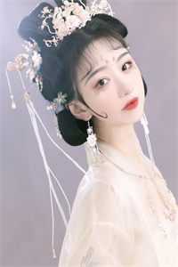 梨花望晚风